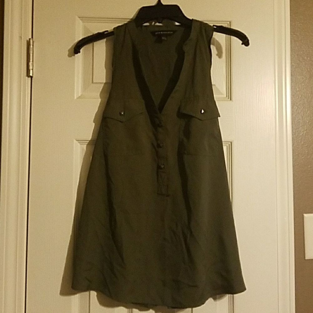 Tank - Picture 1 of 3